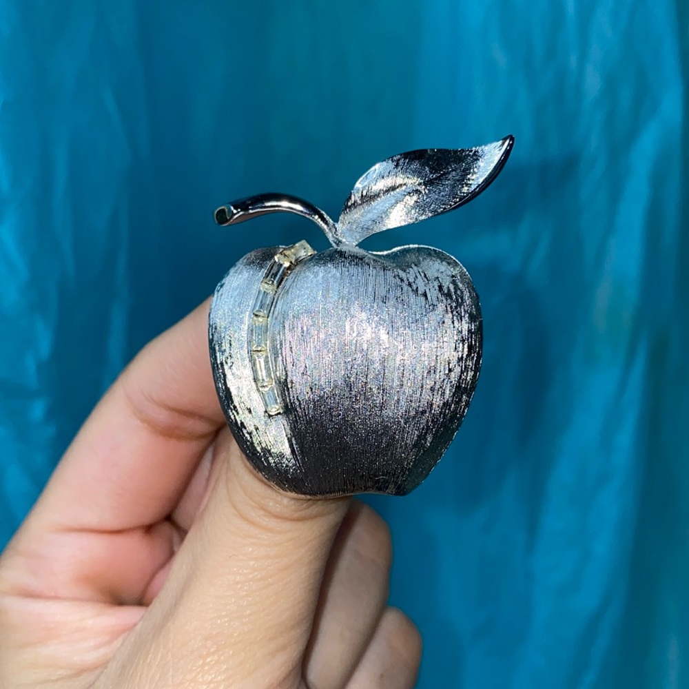 Vintage Judy Lee Silver Apple brooche